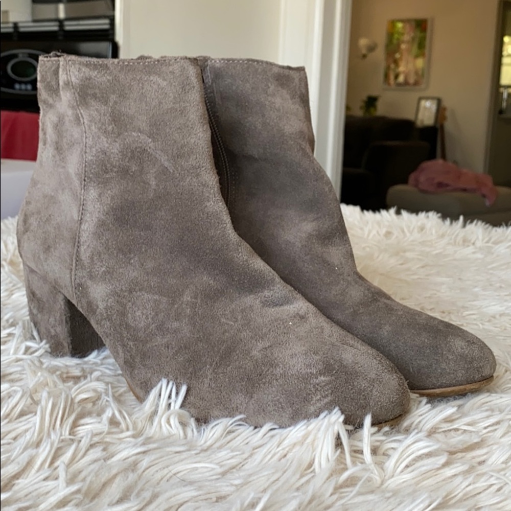 Steve Madden grey booties suede